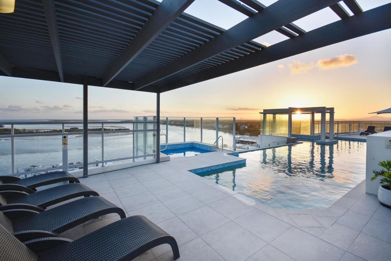 Pumicestone Blue Hotel Caloundra Bagian luar foto