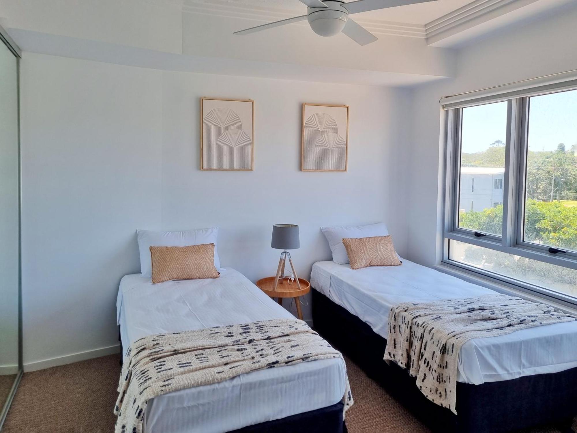 Pumicestone Blue Hotel Caloundra Bagian luar foto