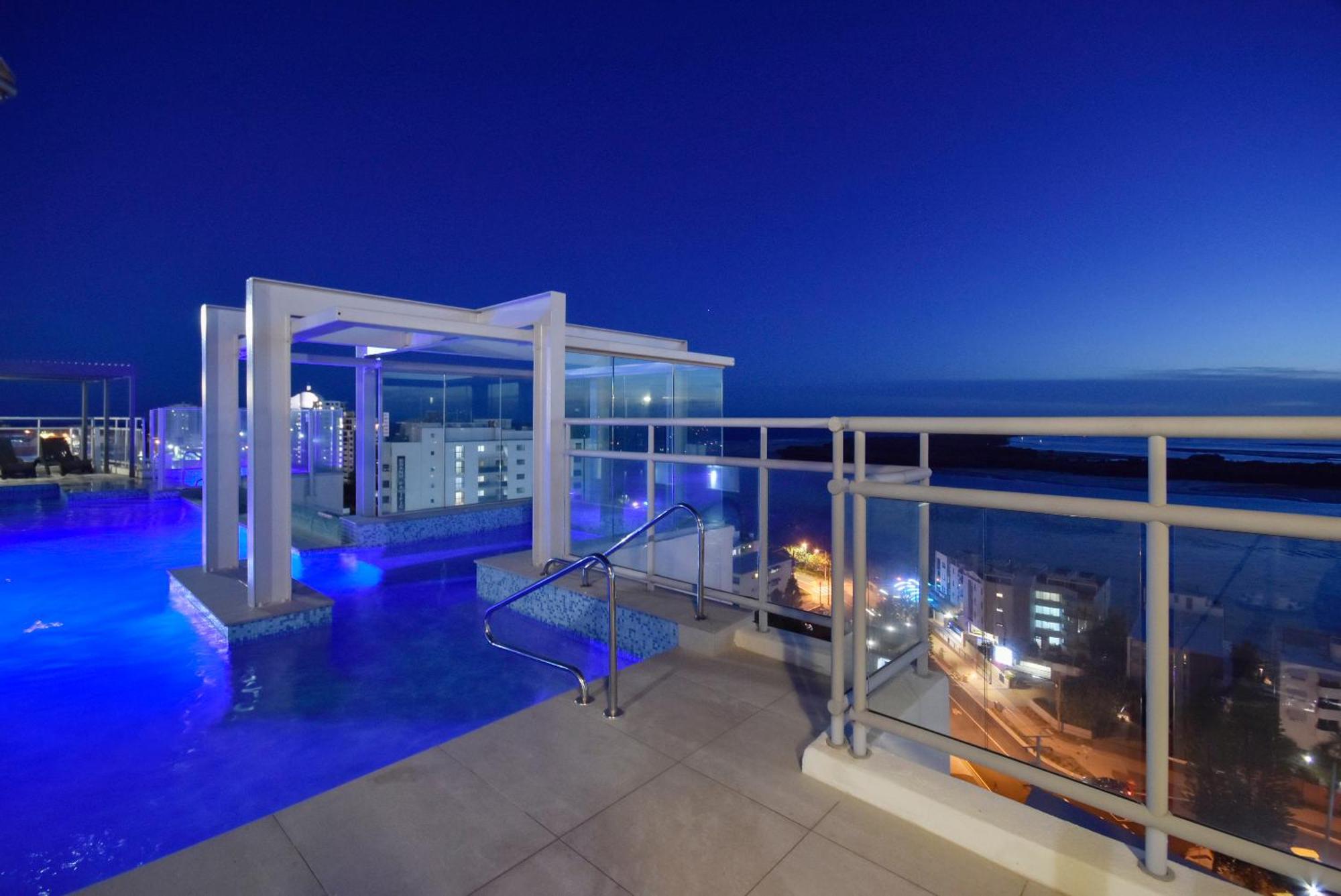 Pumicestone Blue Hotel Caloundra Bagian luar foto