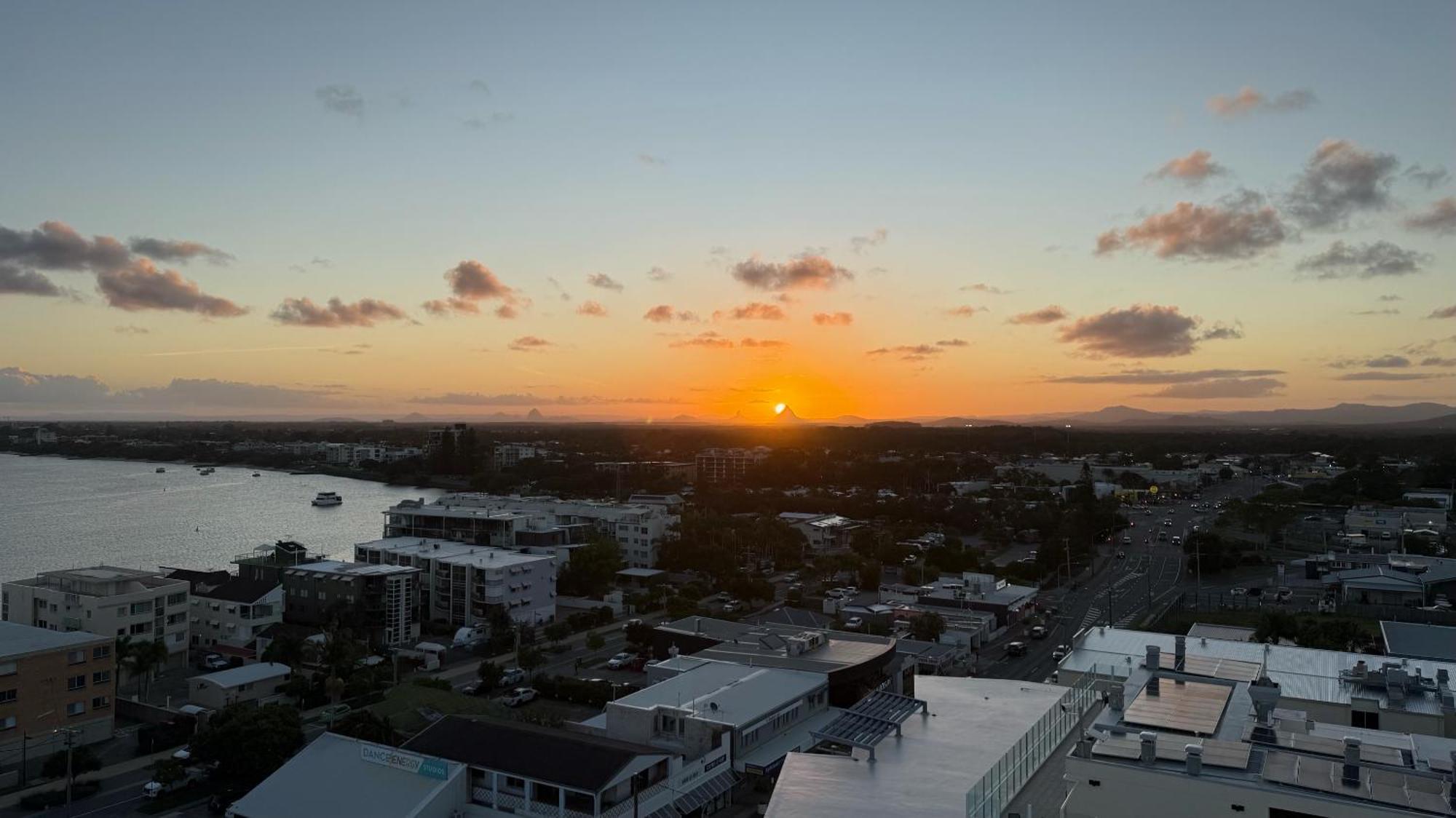Pumicestone Blue Hotel Caloundra Bagian luar foto